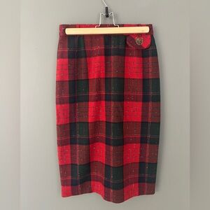 Nygard Vintage Plaid Red and Black Women's Skirt | made in Canada | Size 6